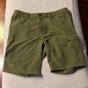 Men’s size 36 North Face shorts.